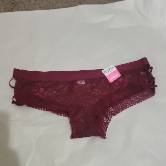 Burgundy Lace Panties Size Med - Picture 1 of 3